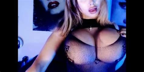 Blonde Babe With Huge Tits Webcam Tease Solo Tnaflix