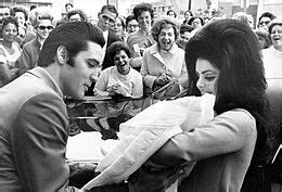 Lisa Marie Presley - Wikipedia