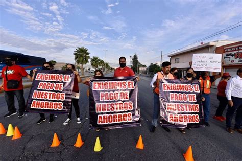 Maestros Bloquean El Bulevar Revolución Por Falta De Pagos