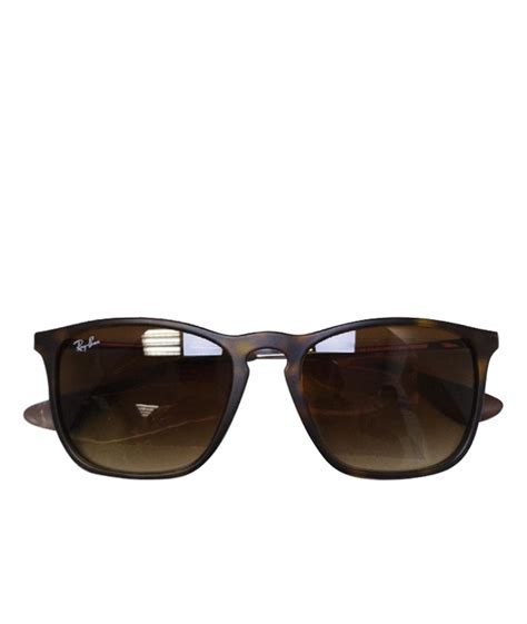 RAY BAN Коричневые пластиковые солнцезащитные очки для мужчин – купить ...