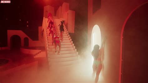 Naked Jade Chynoweth In Savage X Fenty Show