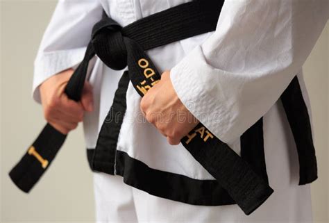 Ceinture Noire Du Taekwondo Photo Stock Image Du Lien Jeune 51519796