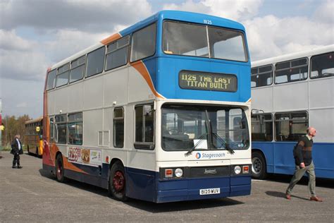 Stagecoach 11125 Wisley 050409 Mark Youdan Flickr