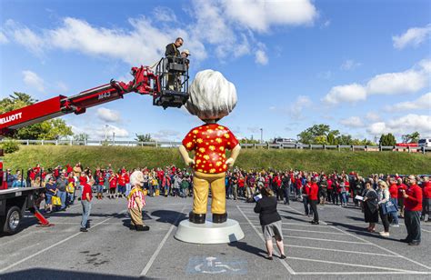 Ollies Bargain Outlet Sets New Record For Worlds Largest Bobblehead