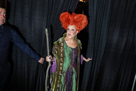 Bette Midler Rented Hocus Pocus Costume After Studio Denied Loaning Her One - Newsweek