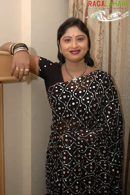 Mallu Hot Aunty Praveena Hot Unseen Photos