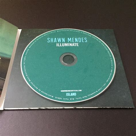 SHAWN MENDES Illuminate Deluxe Edition 興趣及遊戲 收藏品及紀念品 明星周邊