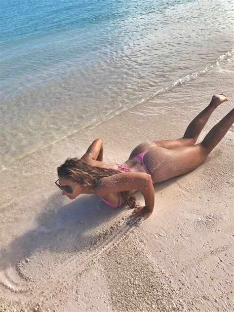 Bikini Model Fefy AI Enhanced Aurora Topaz Denoise Faceai Porn Pic