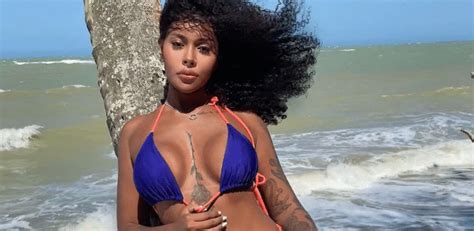 Irm Mais Nova De Gracyanne Barbosa Posa De Topless