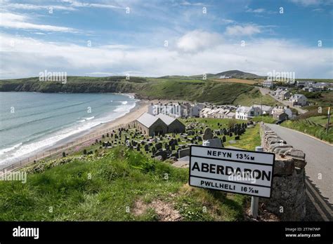 Aberdaron Roadsign Hi Res Stock Photography And Images Alamy