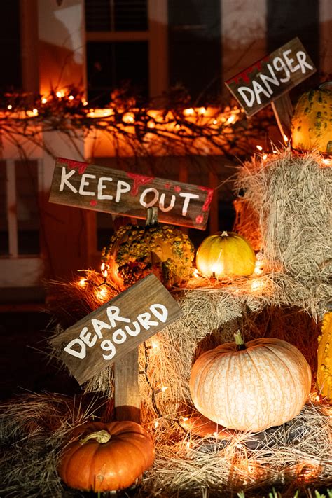 How to Make Easy, Spooky DIY Halloween Yard Signs from Wood Pallets ...