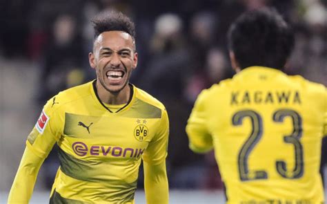 Absurdes Ger Cht Holt Der Bvb Aubameyang Zur Ck Fussballdaten