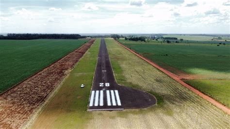 Prefeitura Executa Pintura De Sinaliza O Horizontal No Aeroporto De