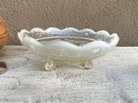 Antique Northwood Carnival Glass Bowl Ruffles Rings Pattern Milky Opalescent Eapg Early American