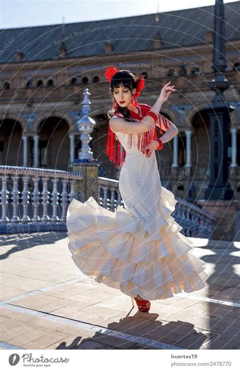 Junge Eleganz Flamenco Tänzerin ein lizenzfreies Stock Foto von Photocase