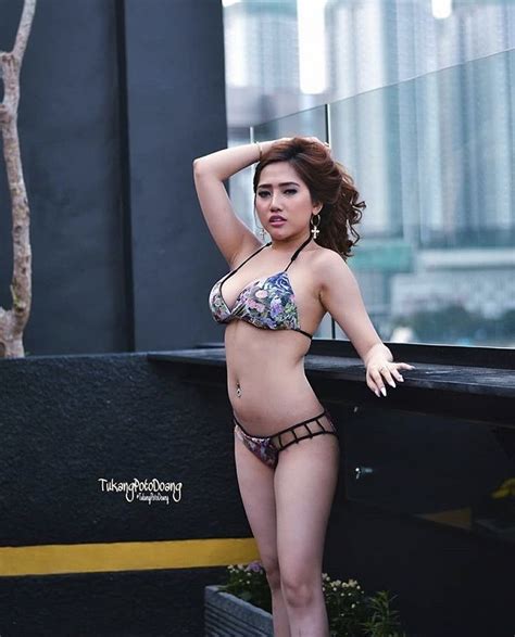 6 Hot Sexy Gukang Bikini Pics