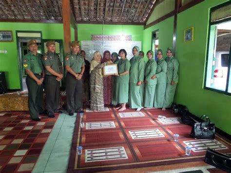 YONARMED 12 KOSTRAD