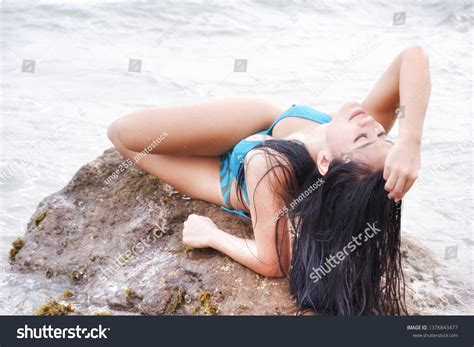 Sexy Asian Woman Wearing Bikini On Foto Stok Shutterstock