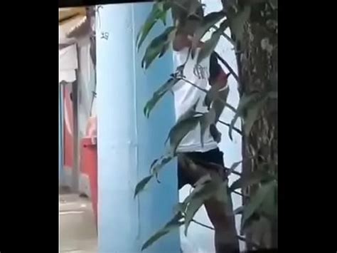 Compilado de hombres meando en público XVIDEOS