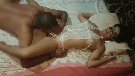 Marido Sorprende A Su Esposa Latina Con Un Amigo Por Tener Sexo Fuera Del Matrimonio