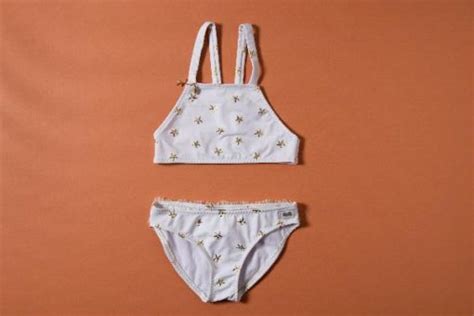 Bikini estrellas doradas de josé varón Ropa Infantil Mi Ángel