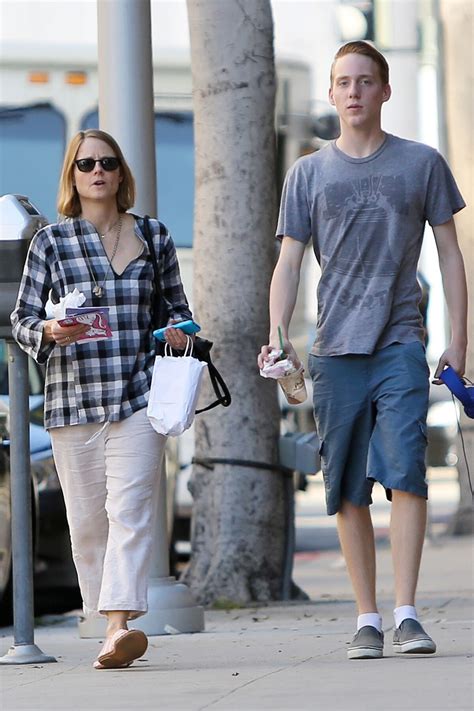 Photo Jodie Foster Et Son Fils Aîné Charles Charlie Foster Dans Les Rues De Beverly Hills à