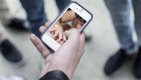Reasons Why You Should Never Watch Porn On Your Smartphone