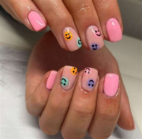 Fun Smiley Face Nails You Could Have Today Emerlyn Closet Short