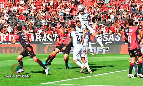 En un partido cambiante Newells perdió 3 a 2 con Central Córdoba en