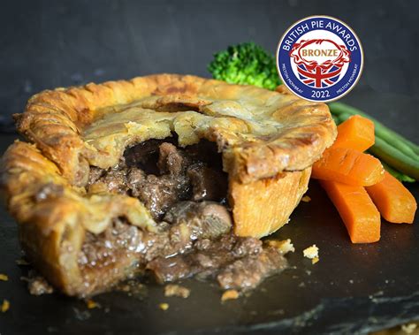 Steak & Kidney Pie - The Pasty & Pie Co