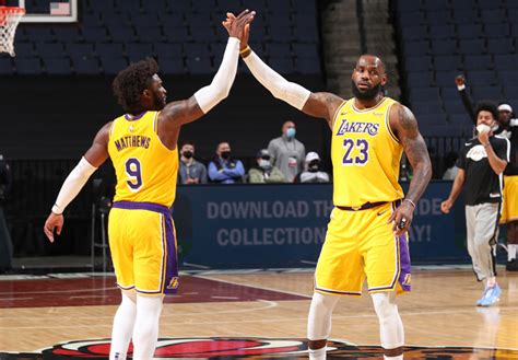 Los Lakers Con Un Triunfo Sufrido Frente A Los Grizzlies Viva Basquet