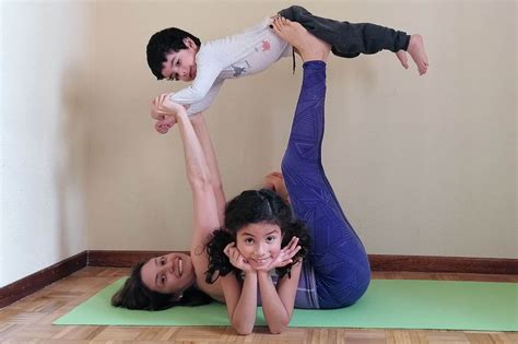 YOGA EN FAMILIA PequeYoga