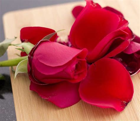 health benefits of rose petals Health गलबचय पकळय दतत 10