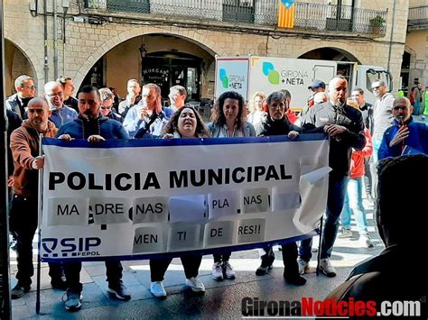 La Policia Municipal De Girona Protesta Al Ple Perqu Se Sent