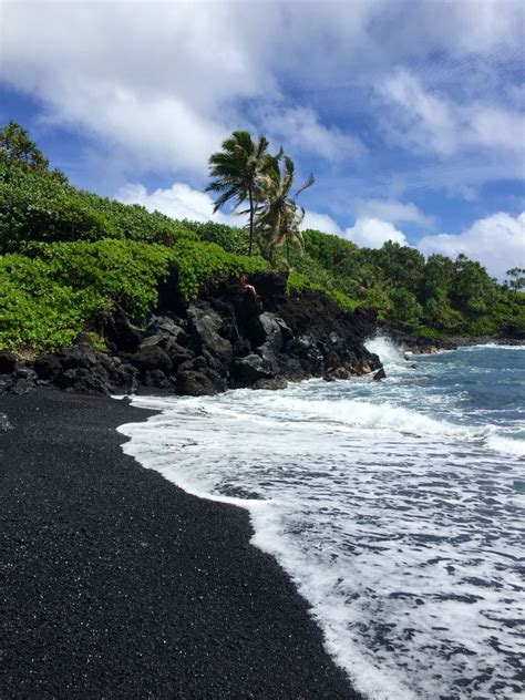 Black sand beach in Maui | Black sand beach, Black sand, Beach sand