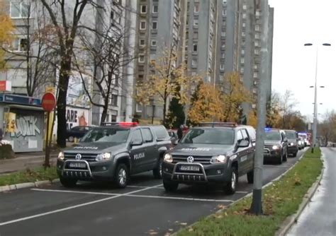 Foto Video Veliki Defile U Tuzli Povodom Dana Dr Avnosti Bih