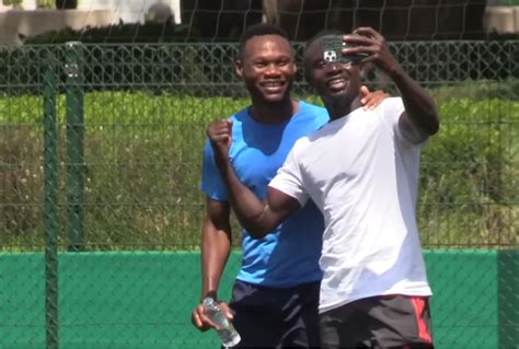 Sadio Mané sentraîne au Complexe Mohamed V de Rabat il ne jouera pas