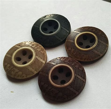 Round Coat Buttons, Packaging Type: Packet at Rs 2.50/piece in New ...