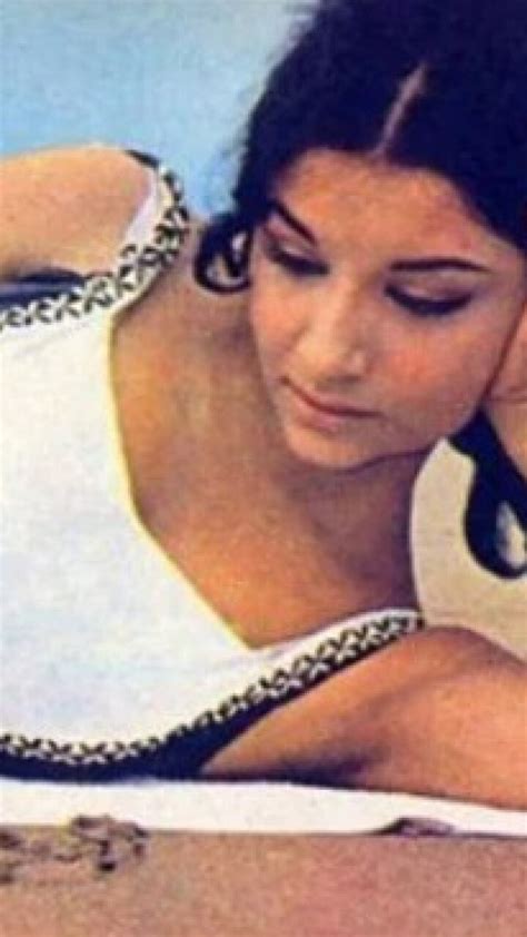 Sharmila Tagore Was The First Indian Actress Who Wear Bikini On Big