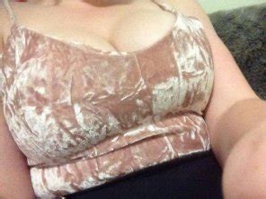 Cute Smiling Brunette On Off Selfies Porn Pic