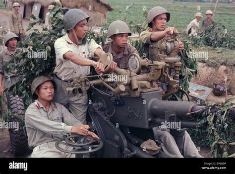 VIETNAM War North Vietnamese soldiers with anti aircraft missile Stock ...