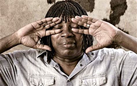 Em Canto Sagrado Da Terra Mestre Milton Nascimento Uma Travessia