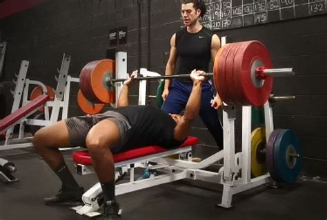 5 Key Lessons To Bench Pressing 400 Pounds Lps