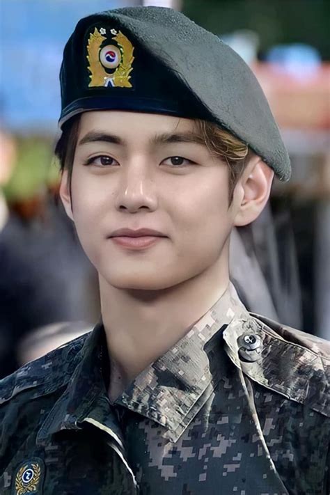 Kim Taehyung V 🐻🐯 Wallpaper Kim Taehyung Gambar Pacar Foto Kekasih