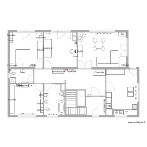 The Floor Plan For A Two Bedroom Apartment With An Attached Kitchen And