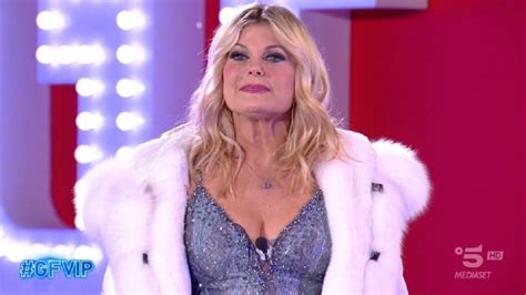 Patrizia Pellegrino Si Sfoga Al Gf Vip Mi Sento Un Po Fuori Luogo