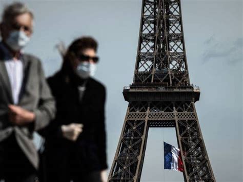 París impondrá el uso obligatorio de mascarillas debido a los aumentos