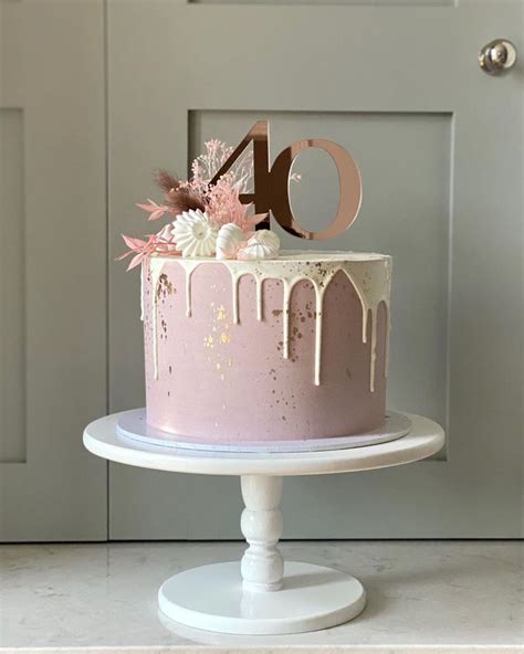 Elegant Dusky Pink Cake With Rose Gold Tones