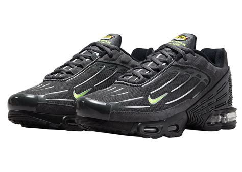 Nike Air Max Plus 3 Black Volt Fq2387 001