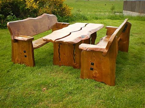 Be close to the nature by using wooden garden furniture – TopsDecor.com